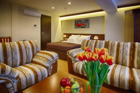 Джуниор Сюит