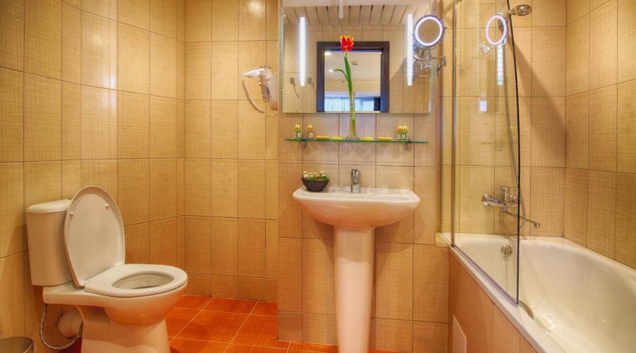 Джуниор Сюит